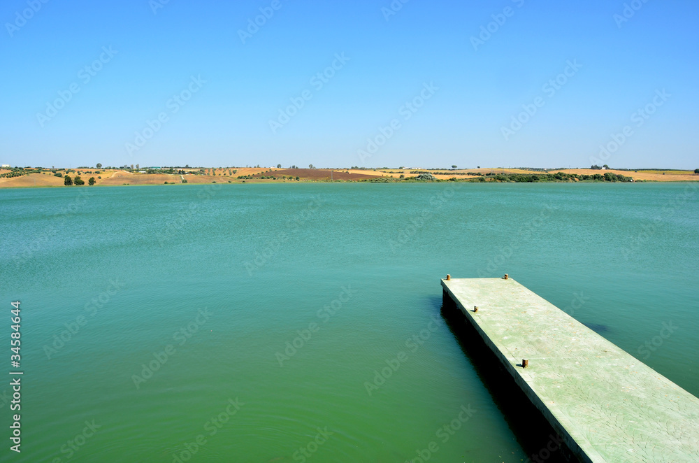 Embarcadero en el lago de Arcos de la Frontera.Cádiz.España
