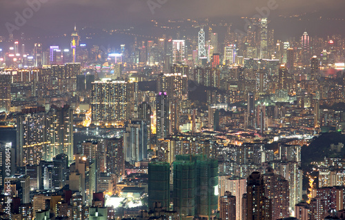 Hong Kong city at night © Cozyta