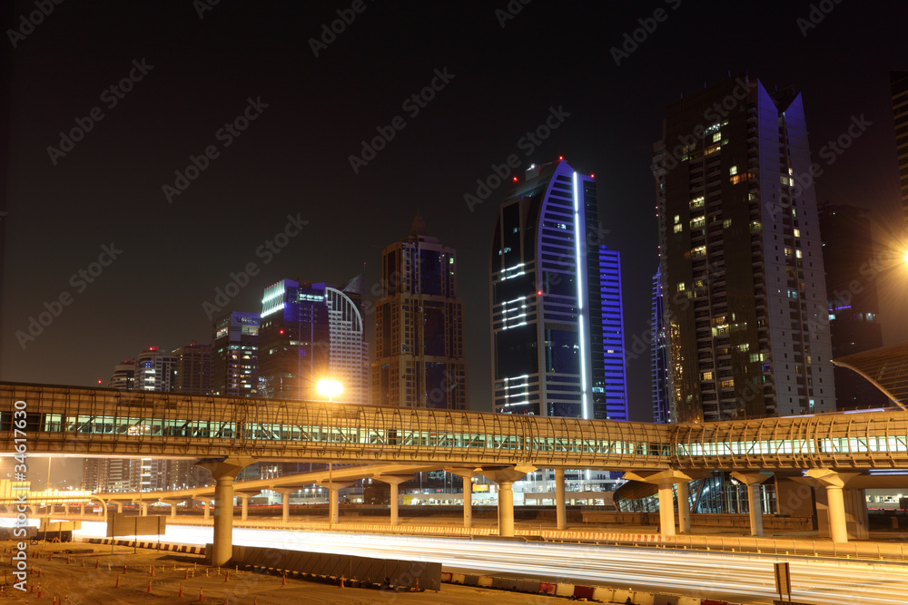 Obraz premium Sheikh Zayed Road at night, Dubai