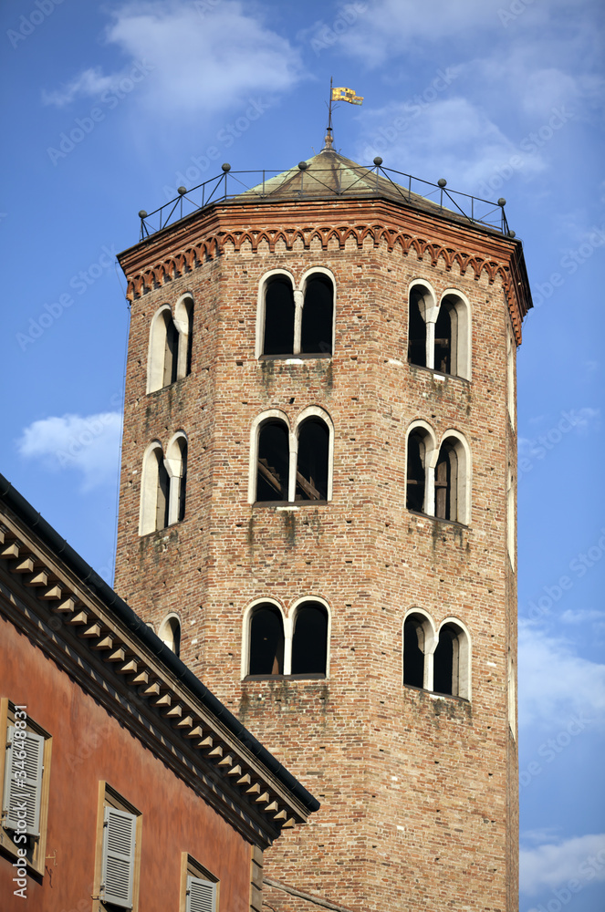 campanile romanico