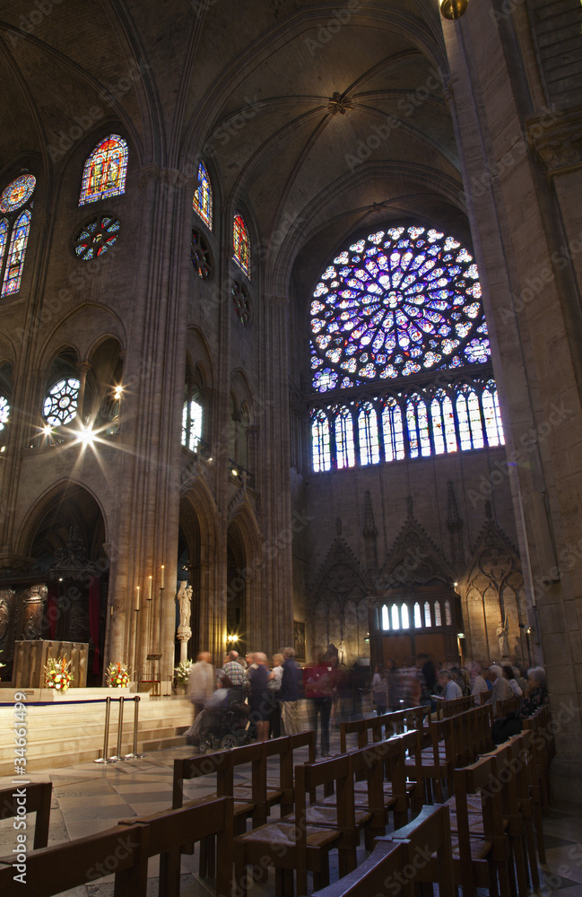 Paris - Notre-Dame catedral interior