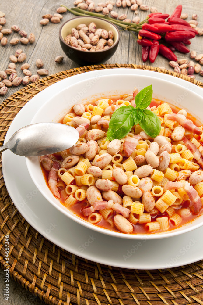 pasta con fagioli e pancetta pasta con fagioli e pancetta