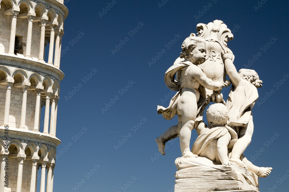 Statua in marmo piazza dei Miracoli, Pisa