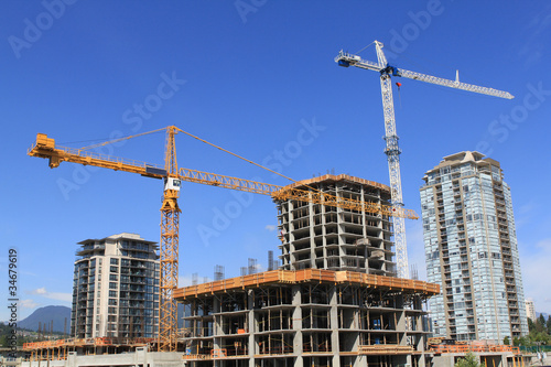 Cranes at the construction side