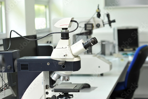 Analyse - Mikroskop - Qualitätsprüfung
