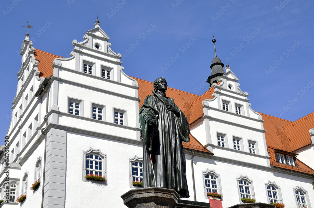 Wittenberg Melanchton Denkmal vor dem Rathaus StockFoto Adobe Stock