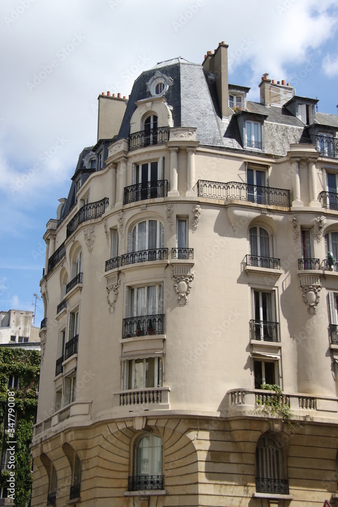 Fototapeta premium Immeuble du quartier d'Auteuil à Paris