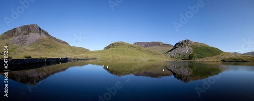 Llyn Y Dywarchen photo