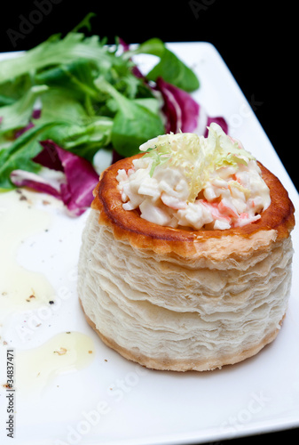 Pincho de hojaldre relleno de chaka y ensalada photo