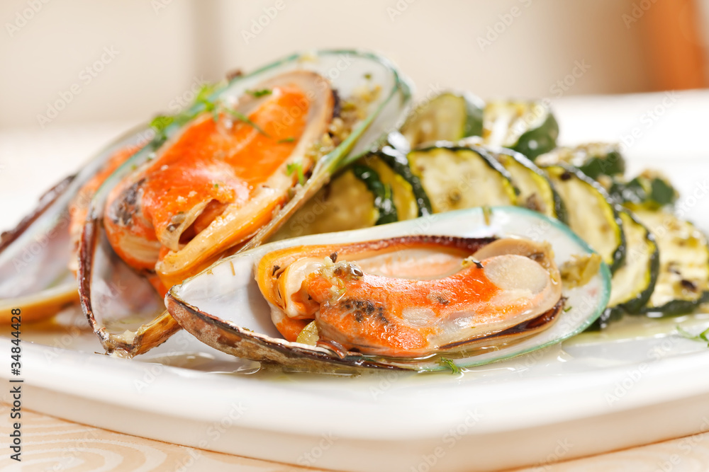 mussels with zucchini mussels with zucchini