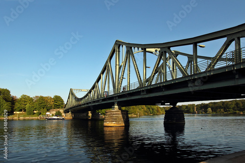 Glienicker Brücke im Sommer