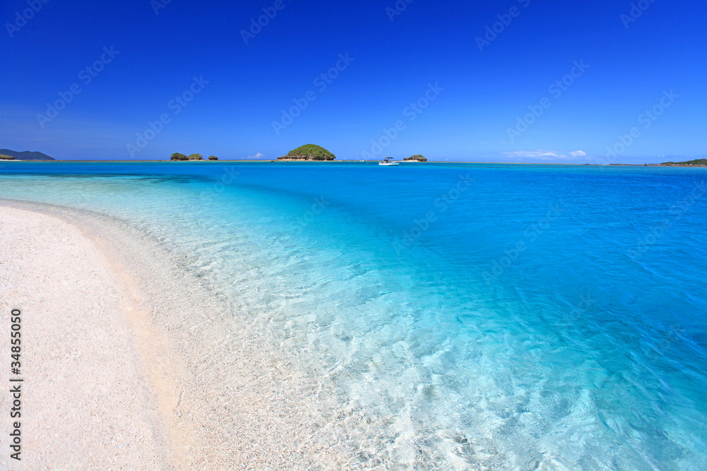 魅了される伊平屋島の美しい海