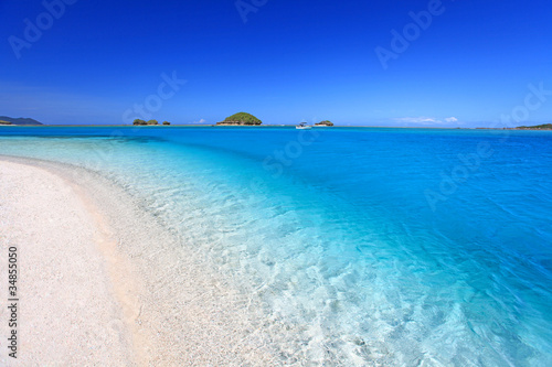 魅了される伊平屋島の美しい海