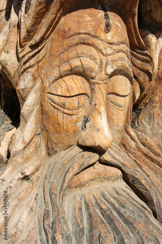 Crète - Matala (arbre sculpté)