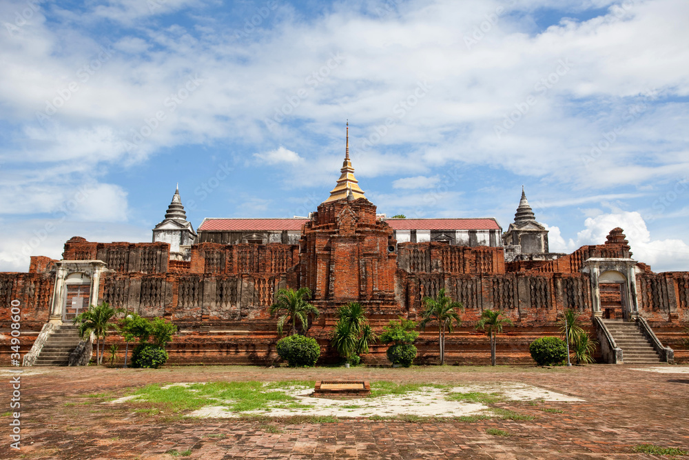 Obraz premium Nakornluang Castle in Ayutthaya, Thailand