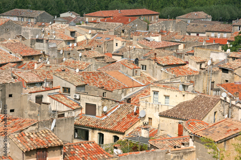 les toits du village de sommières, france, europe