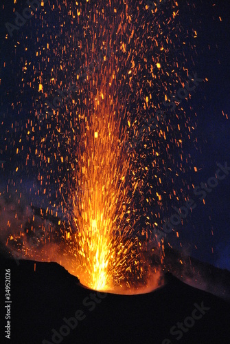 Fototapeta volcano erupting