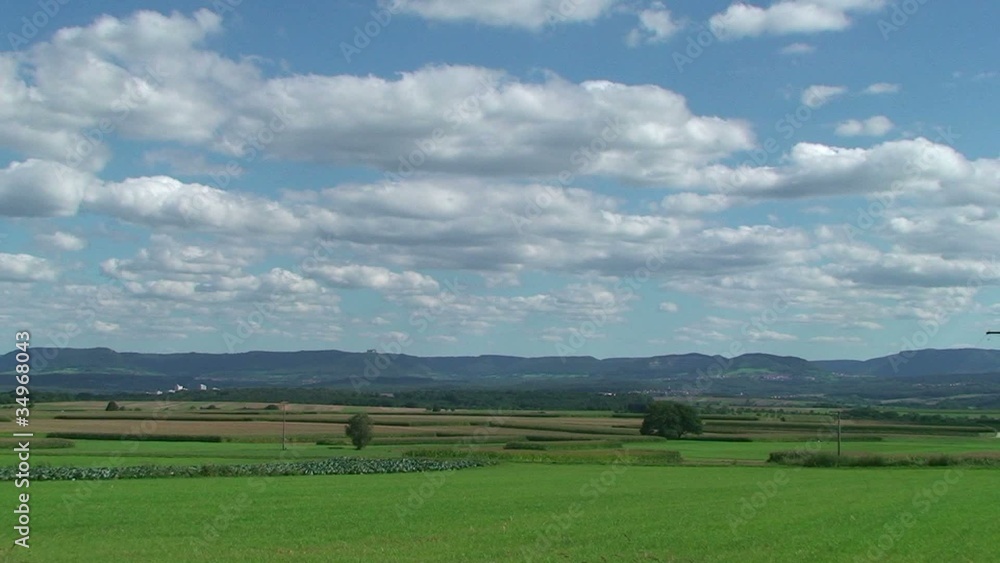 Zeitrafferaufnahme Landschaft mit Wolkenfluss Germany Zeitrafferaufnahme Landschaft mit Wolkenfluss Germany