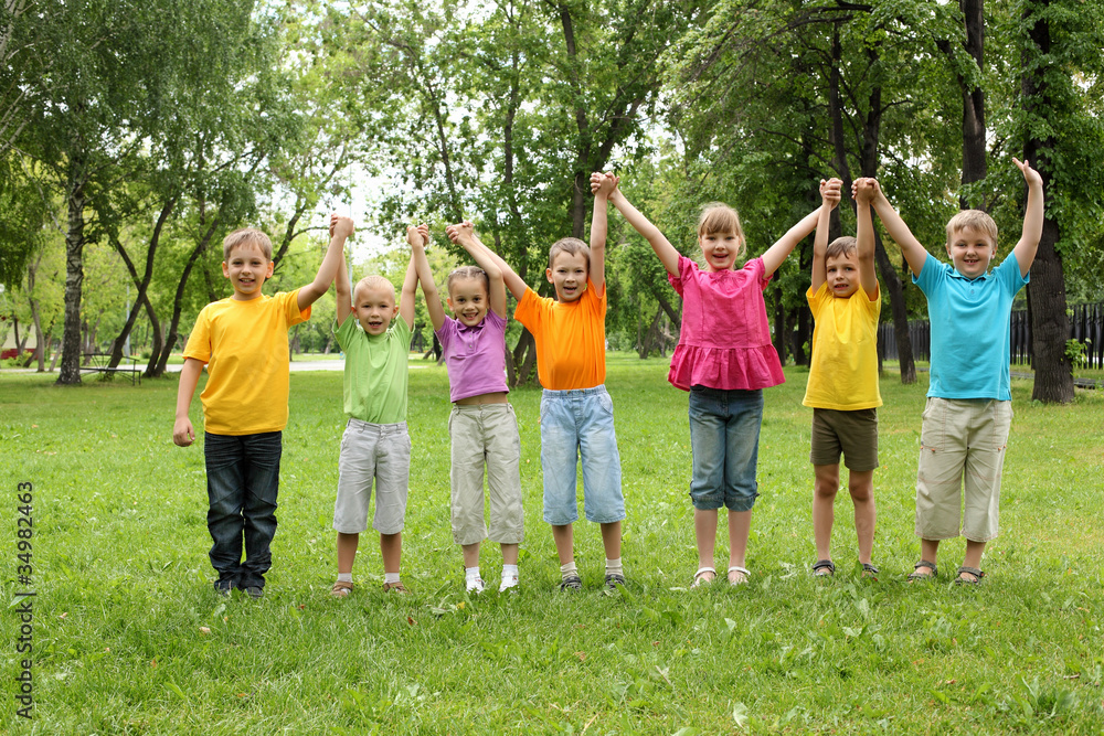 Obraz premium Group of children in the park