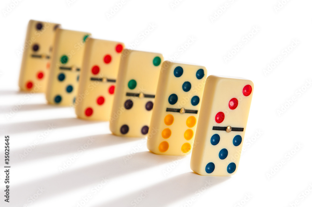 Domino effect with many pieces