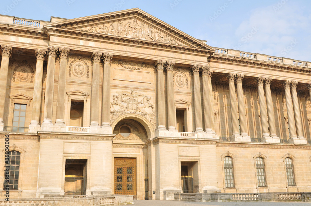 Louvre colonnade
