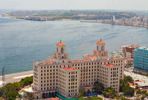 Canvas Print Aerial view of  Havana  from El Vedado to the bay entrance