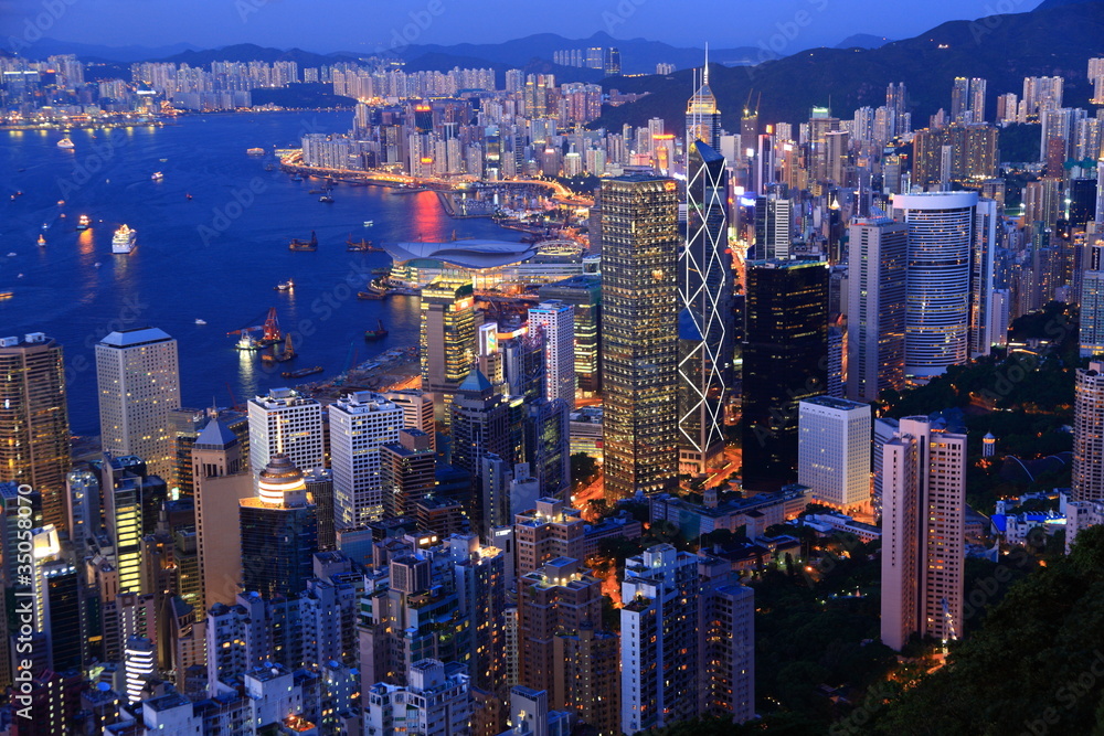 Fototapeta premium Hong Kong at dusk