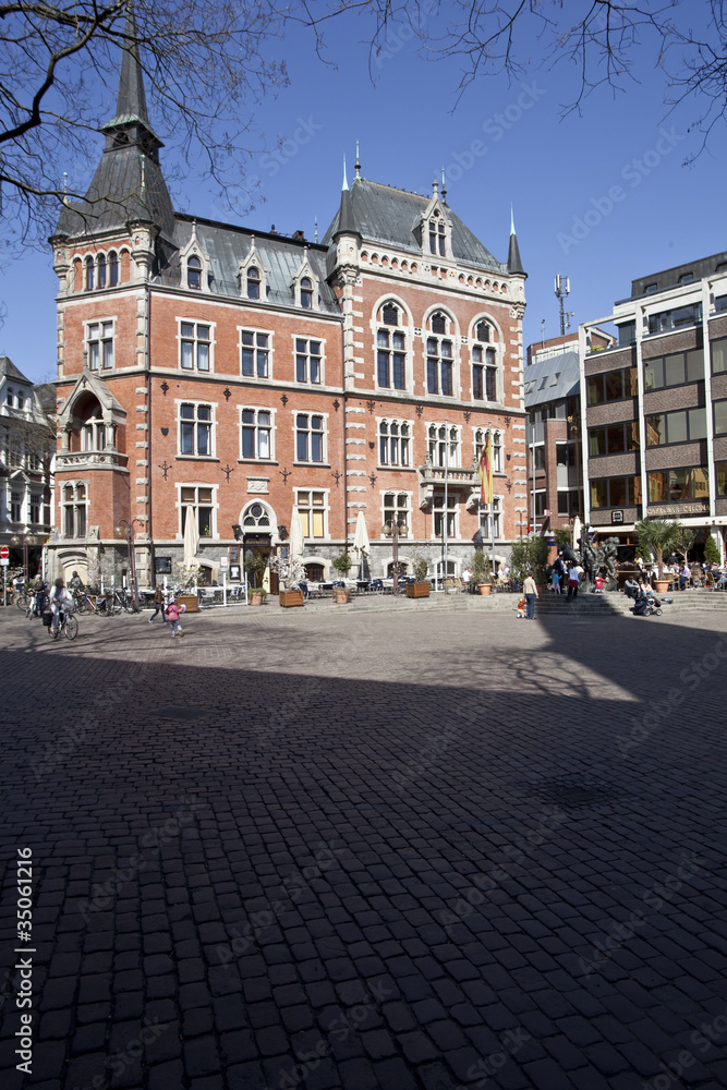 Oldenburg Rathaus mit Markplatz