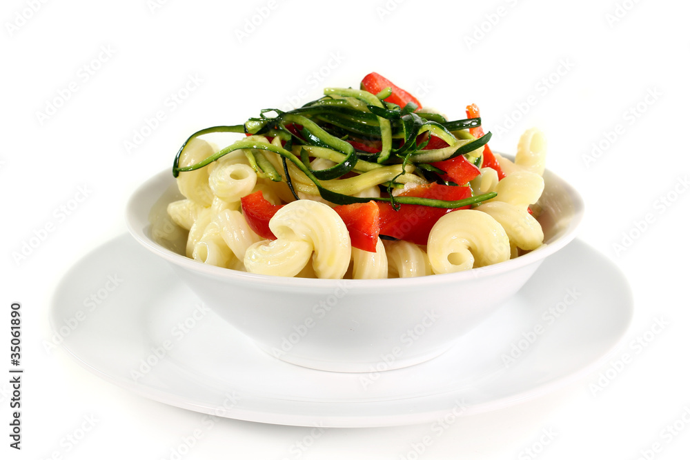 Pasta mit Paprika-Zucchini-Gemüse