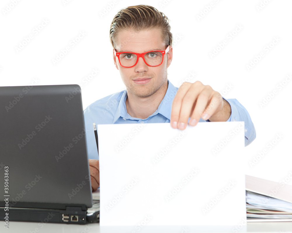 mann mit zettel und stift büro mann mit zettel und stift büro