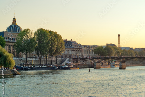 View the banks of the Seine in Paris