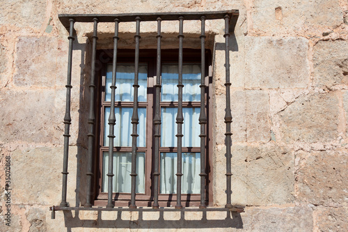 Ventana del santuario de Yuso, La Rioja, España