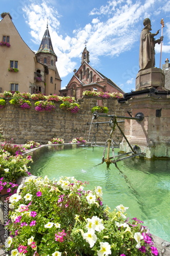 le château des comtes d'Eguisheim et l' église St Léon IX photo