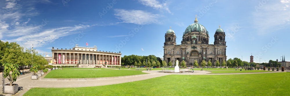 Obraz premium Berlin - Lustgarten mit Dom und Altes Museum