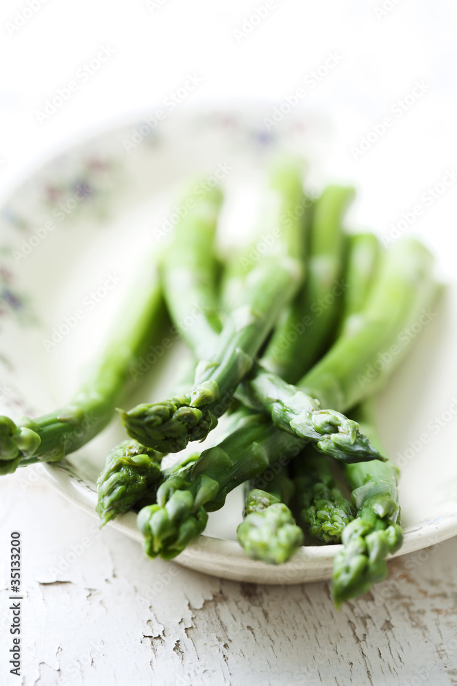 cooked green asparagus