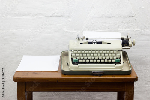 alte Schreibmaschine photo