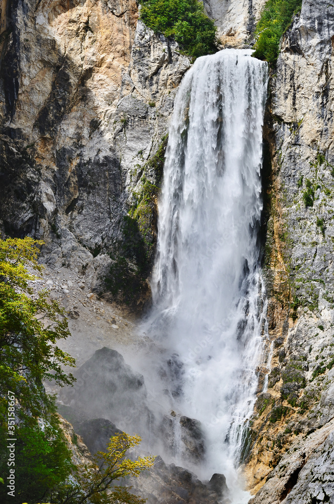 Obraz premium Waterfall Boka in Slovenia