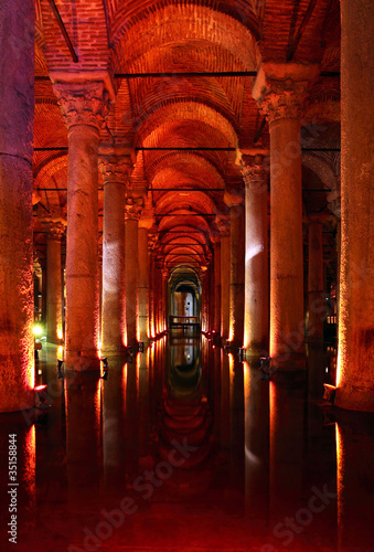 Underground basilica cistern - yerebatan, Istanbul photo
