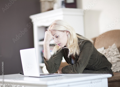 Obraz na plátne Woman with laptop