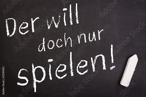 Fototapeta Naklejka Na Ścianę i Meble -  Der will doch nur spielen!