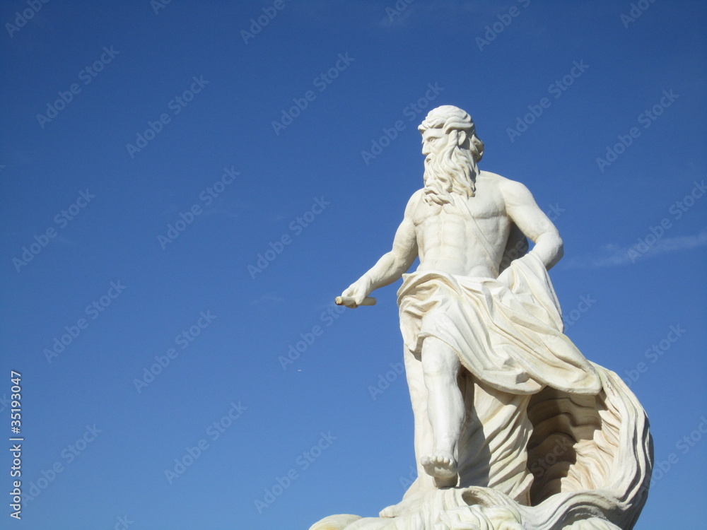 Estatua de dios romano