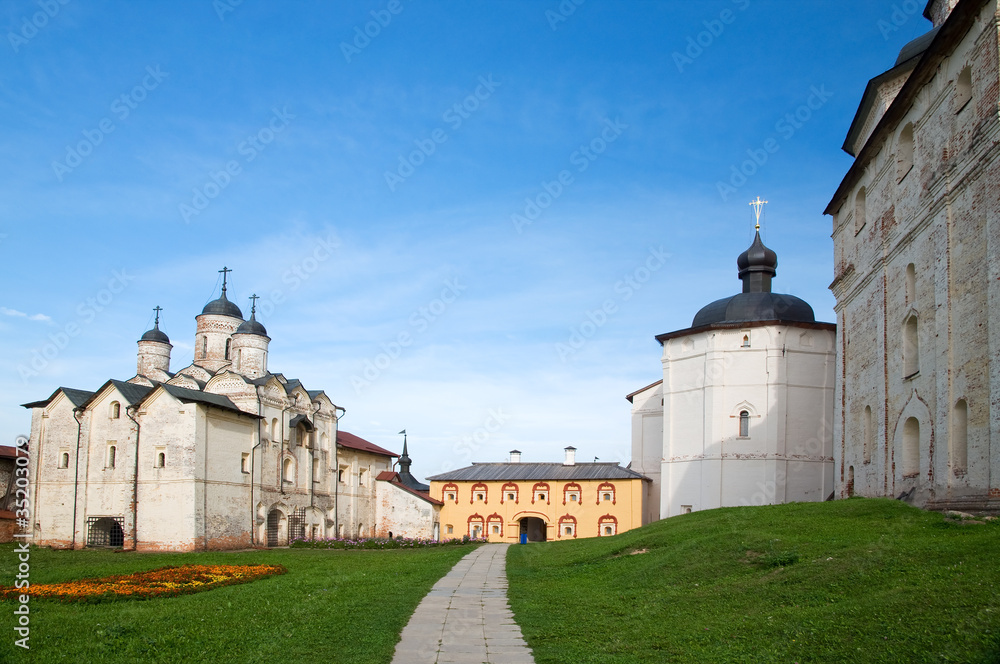 Кирилло-Белозерский монастыр. Внутренний двор