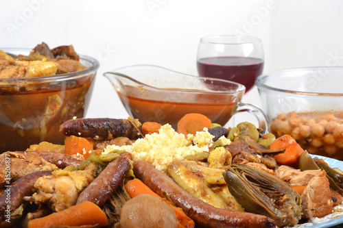 Foto Présentation couscous et vin rouge