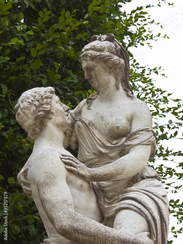 Lovers Sculpture