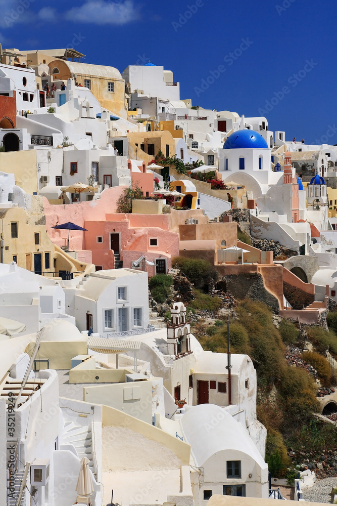 White houses of Oia