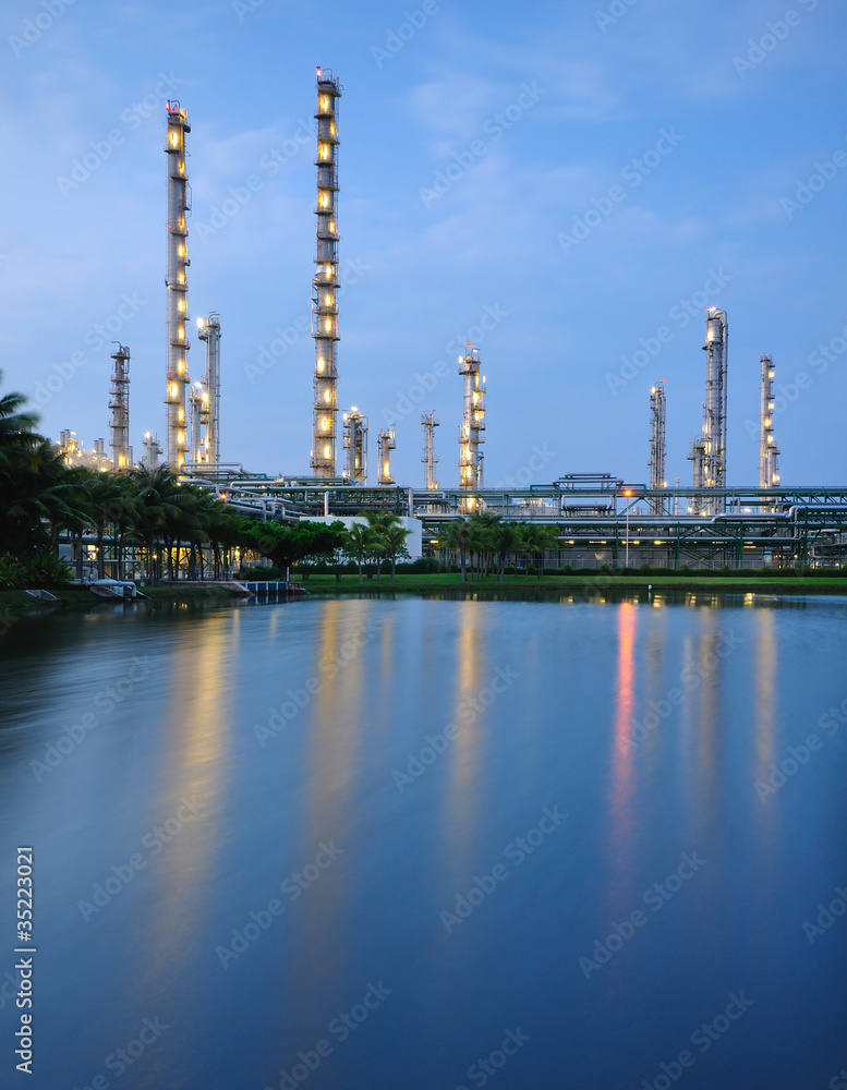 Fototapeta premium Petrochemical plant