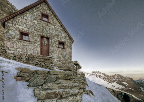 Historic Abbott s Hut in the High Alpine