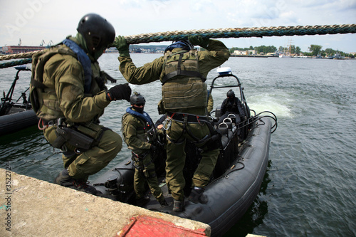 Boarding a ship – soldier. The Marine special forces