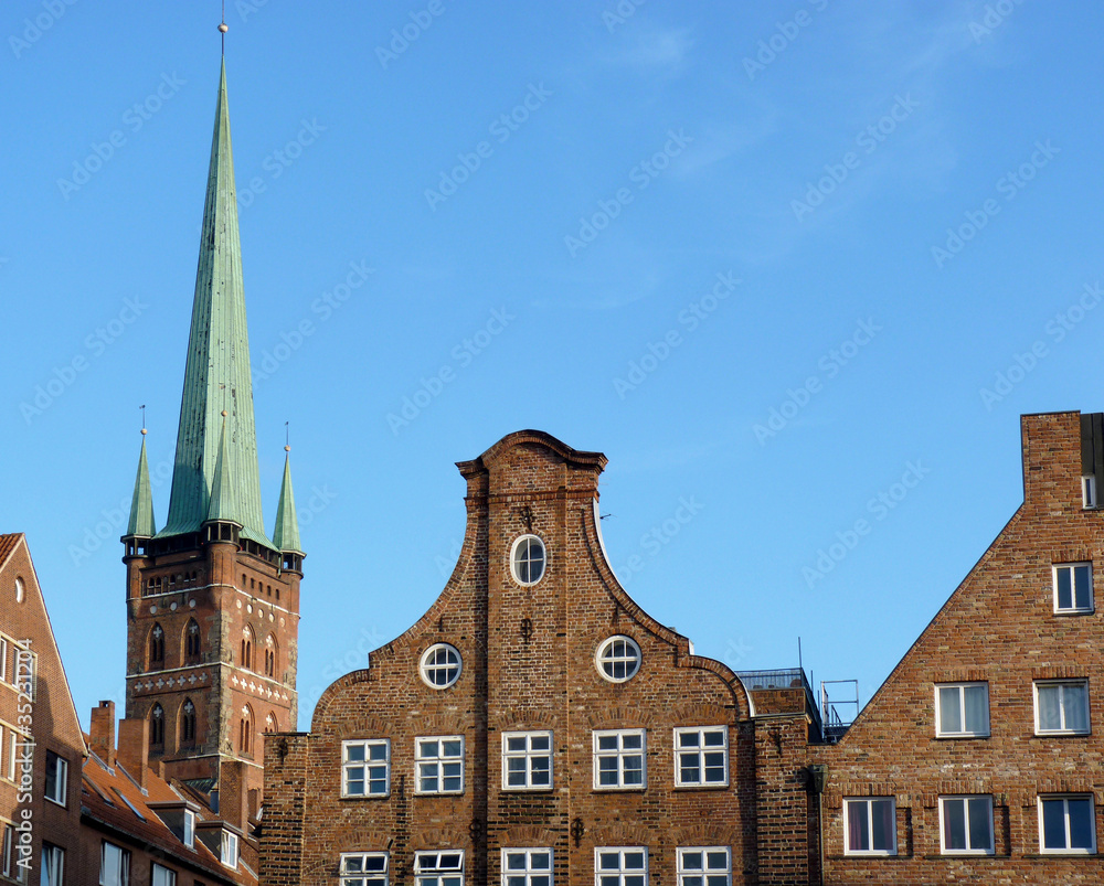 Petri Kirche Lübeck und historische Wohnhäuser Petri Kirche Lübeck und historische Wohnhäuser