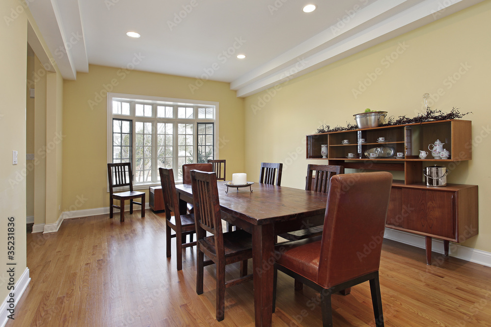 Fototapeta premium Dining room with tiered ceiling